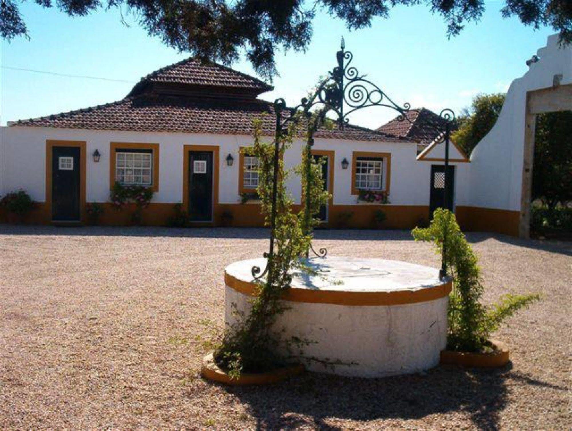 Quinta Do Casalinho Pensionat Almeirim Exteriör bild